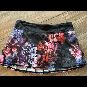 Lululemon Tennis Run Pacesetter skirt Sz 8